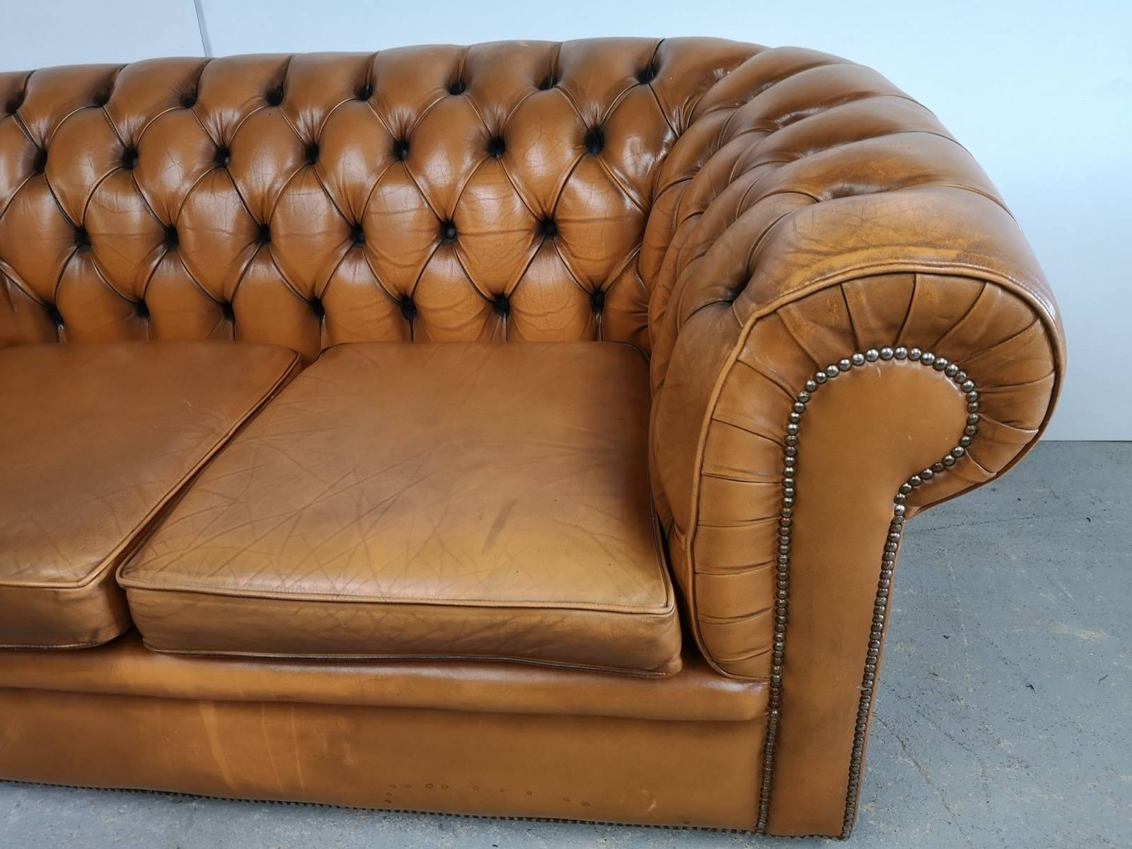 commander en ligne canapé chesterfield cuir marron meilleur qualité prix proche Laval