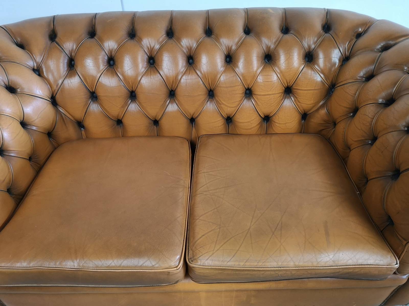 a vendre canapé chesterfield cuir marron original proche Laval