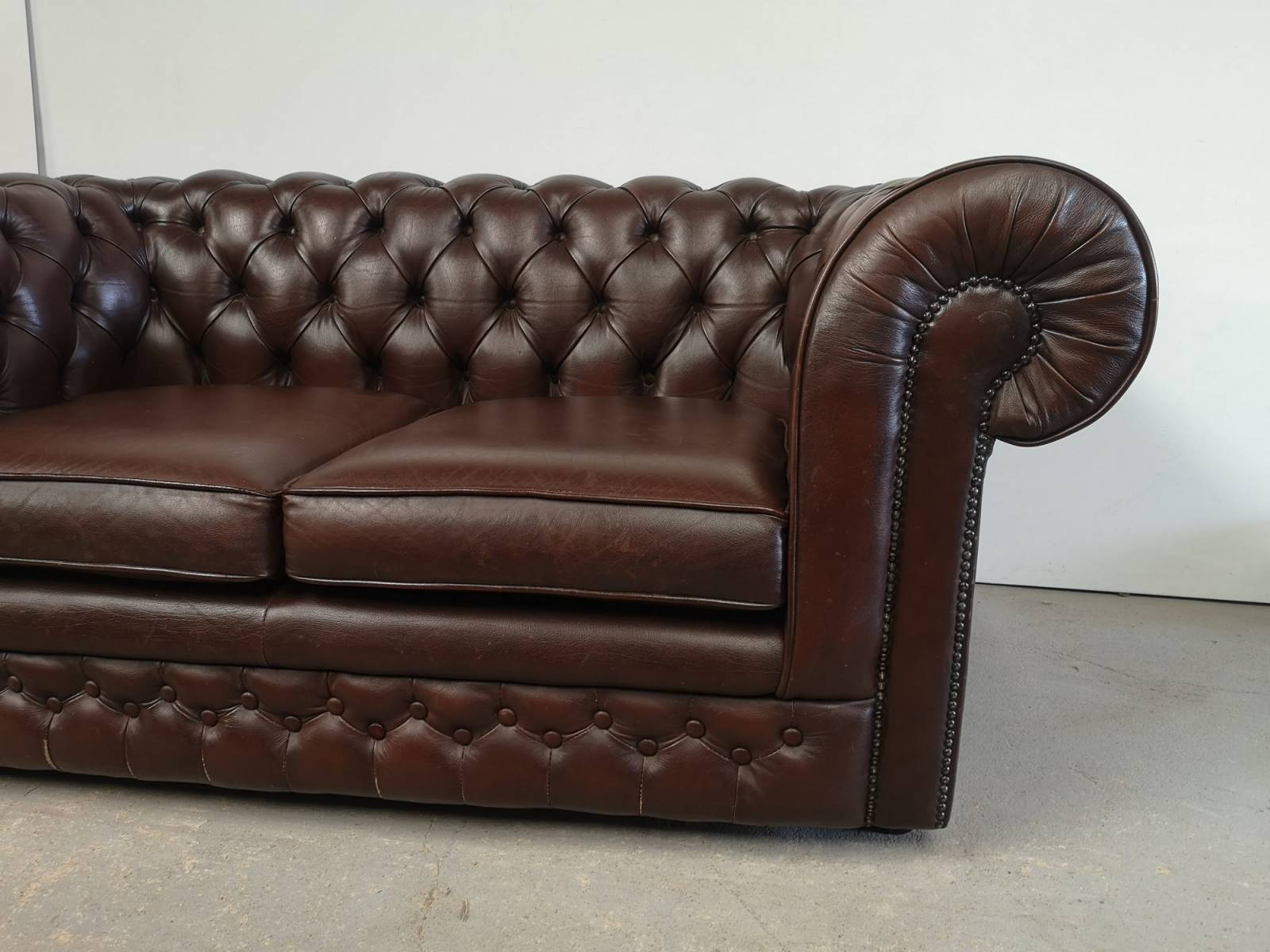 commander canapé chesterfield cuir marron original proche Le Havre