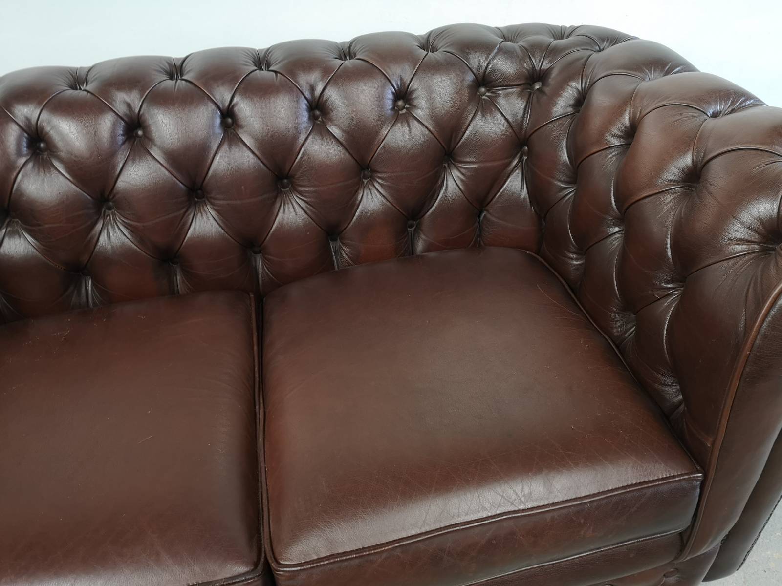 trouver canapé chesterfield cuir marron deux places véritable chesterfield proche Le Havre