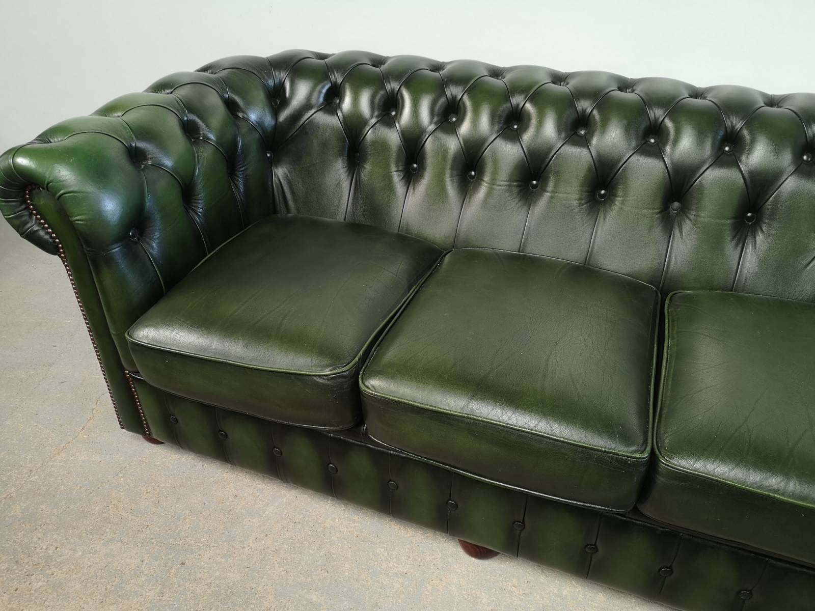 trouver canapés chesterfield cuir vert trois places style décoration industrielle proche Bordeaux
