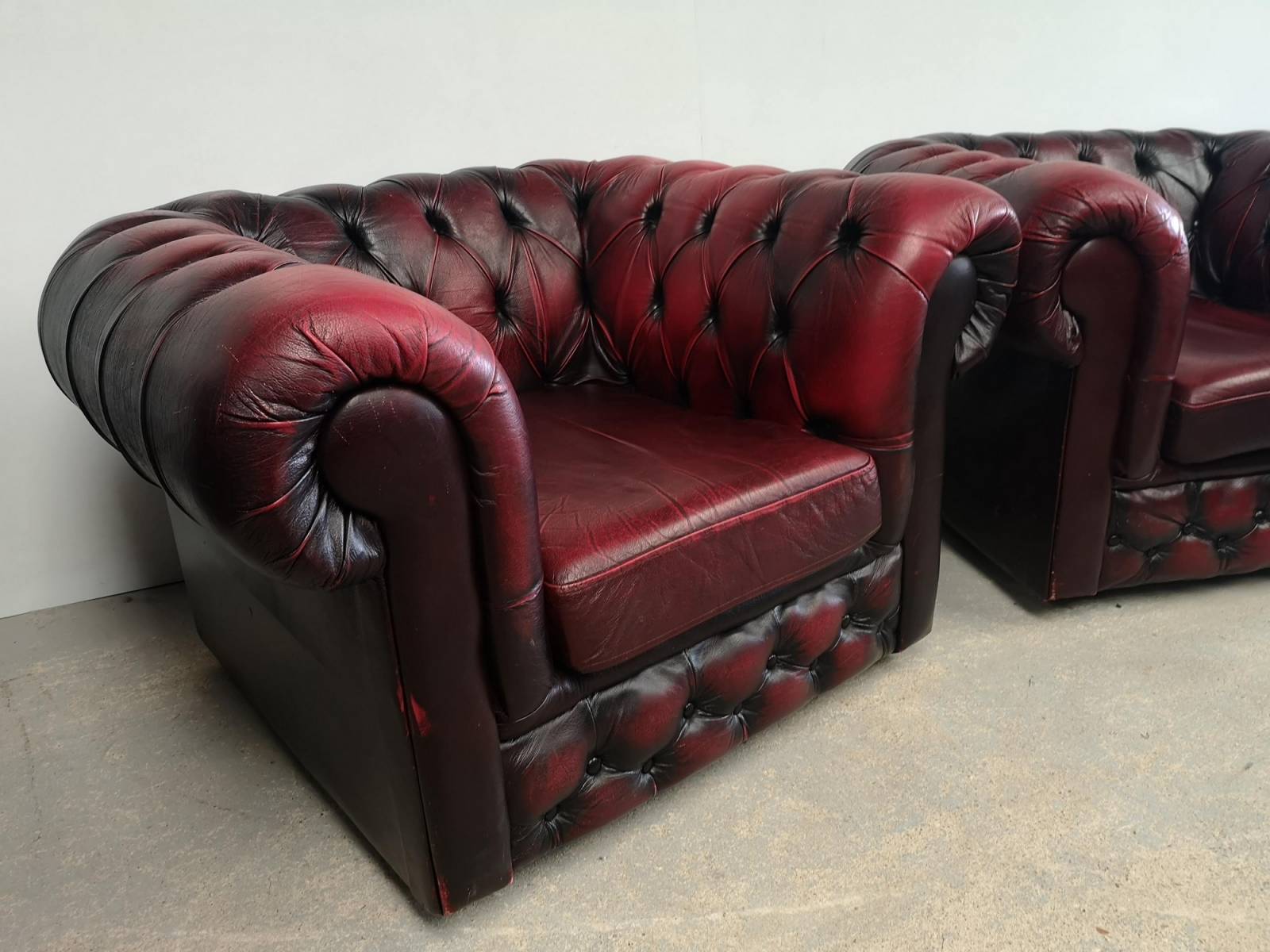 achat paire fauteuils chesterfield cuir bordeaux occasion pas chers proche Vannes