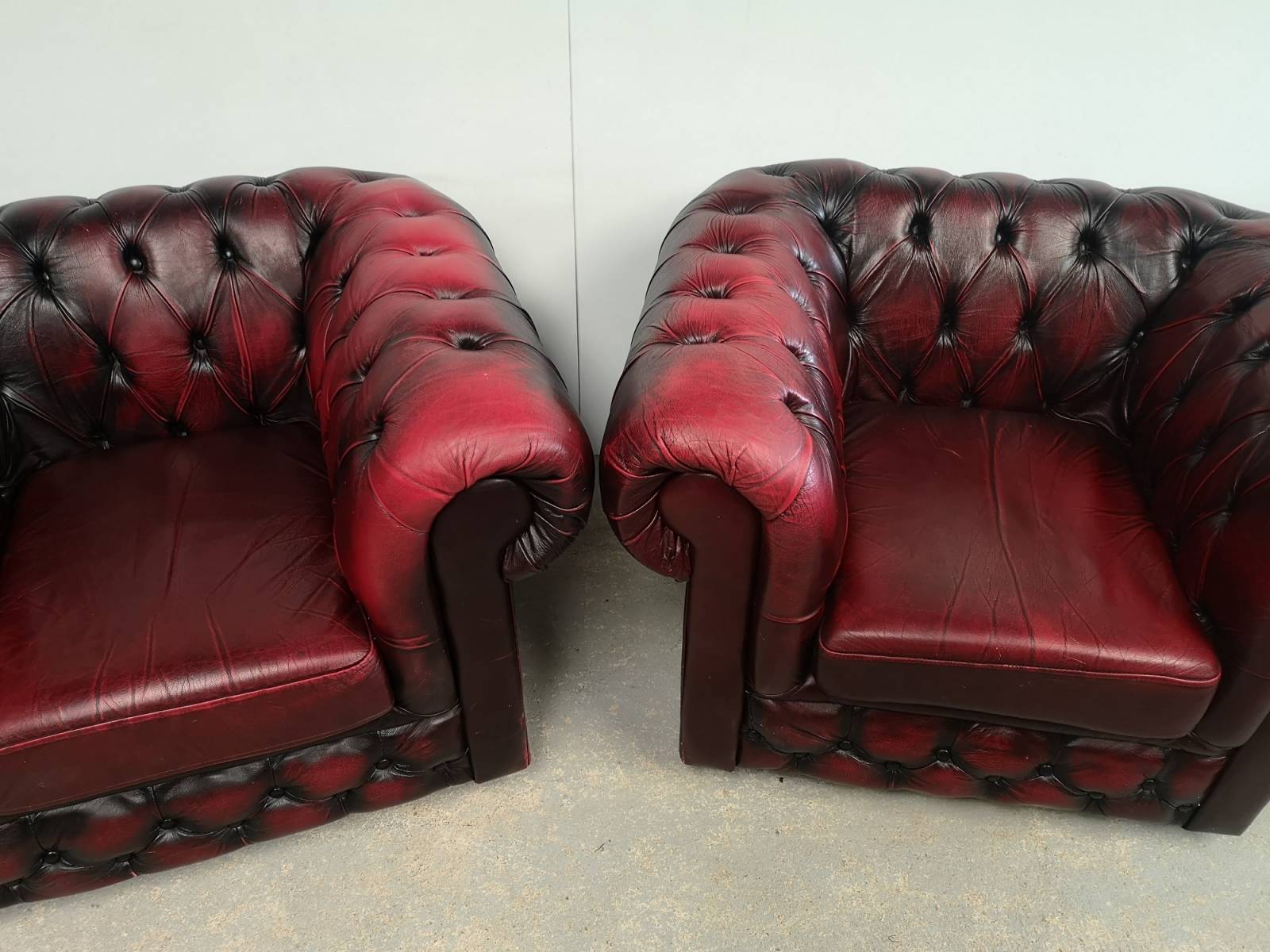 vente fauteuils chesterfield cuir bordeaux véritables proche Vannes