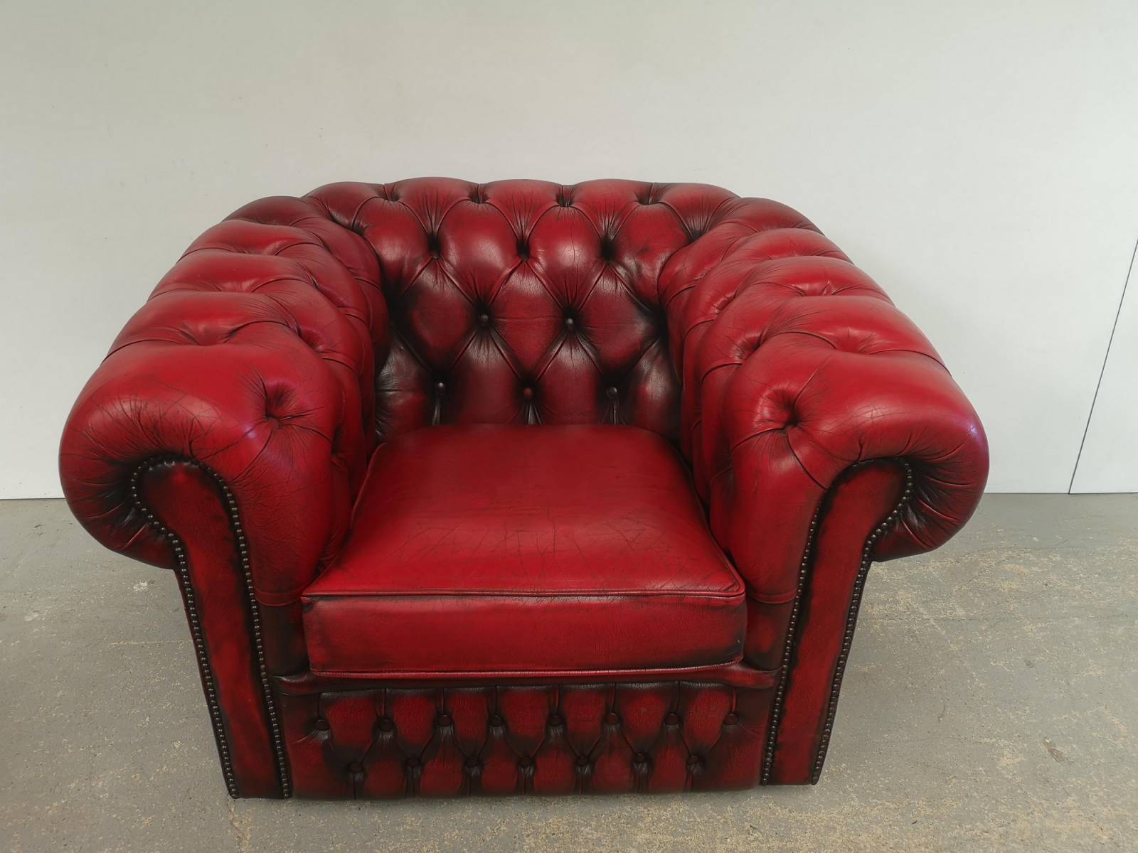achat fauteuil chesterfield cuir rouge occasion proche Paris
