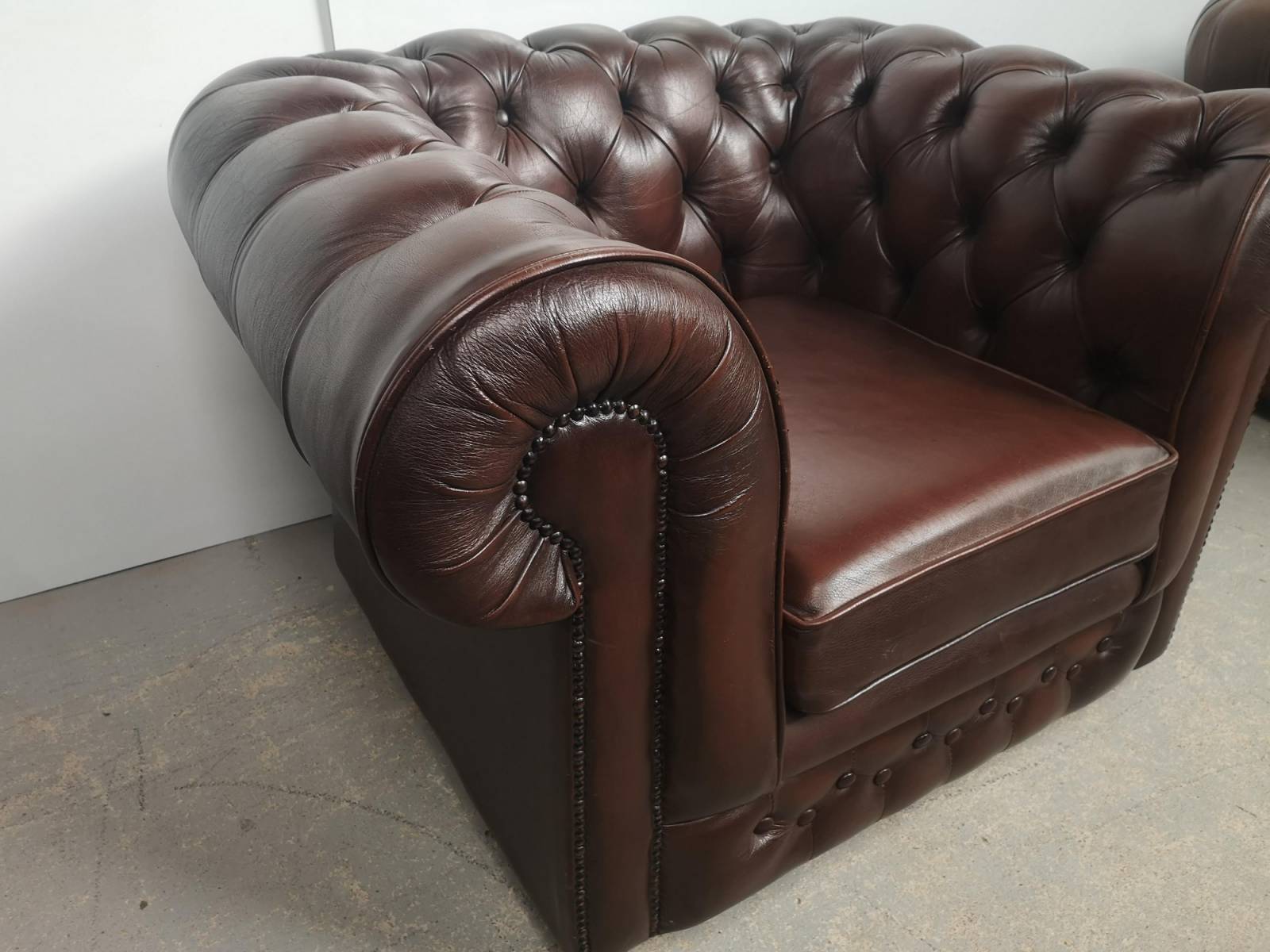 commander fauteuil chesterfield cuir marron authentique proche Montpellier
