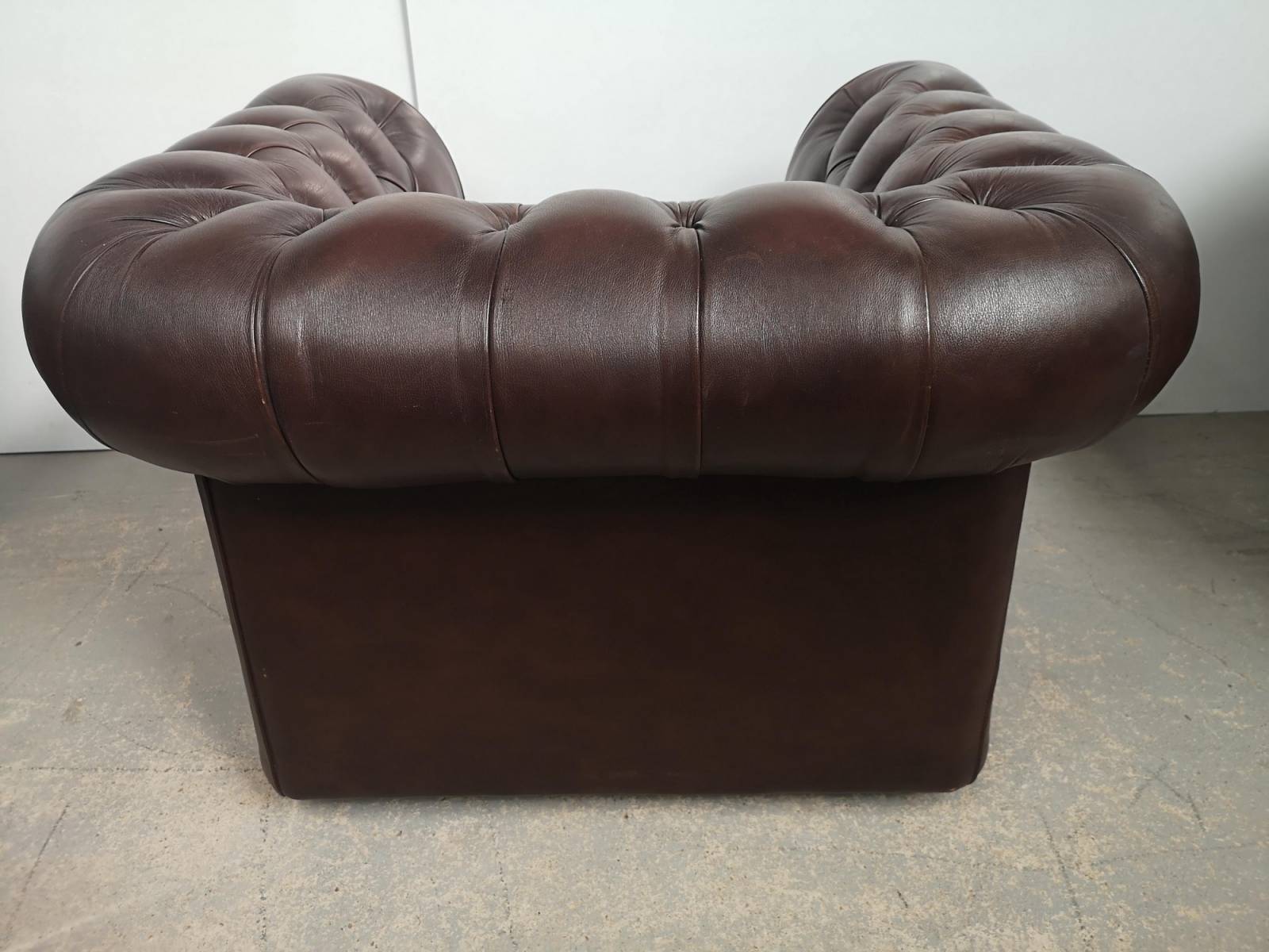 vente fauteuil chesterfield cuir marron deuxième main proche Montpellier