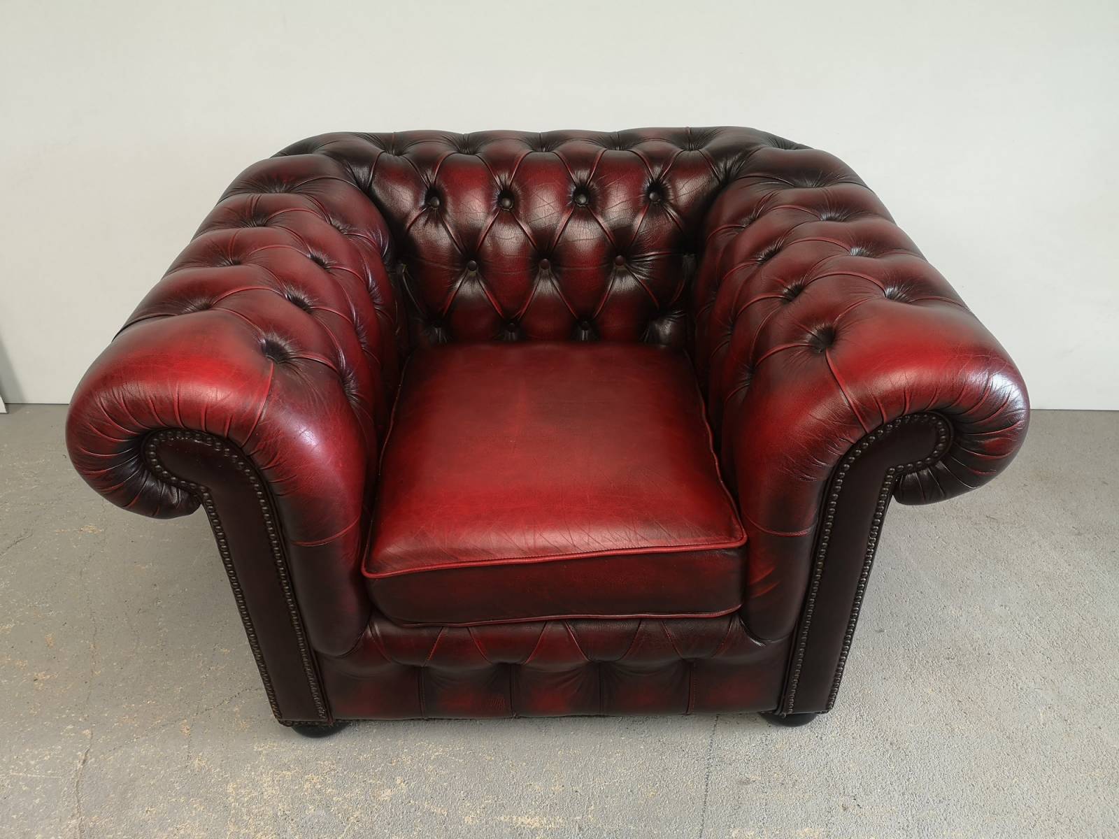 vends fauteuil chesterfield cuir bordeaux seconde main proche Bayonne