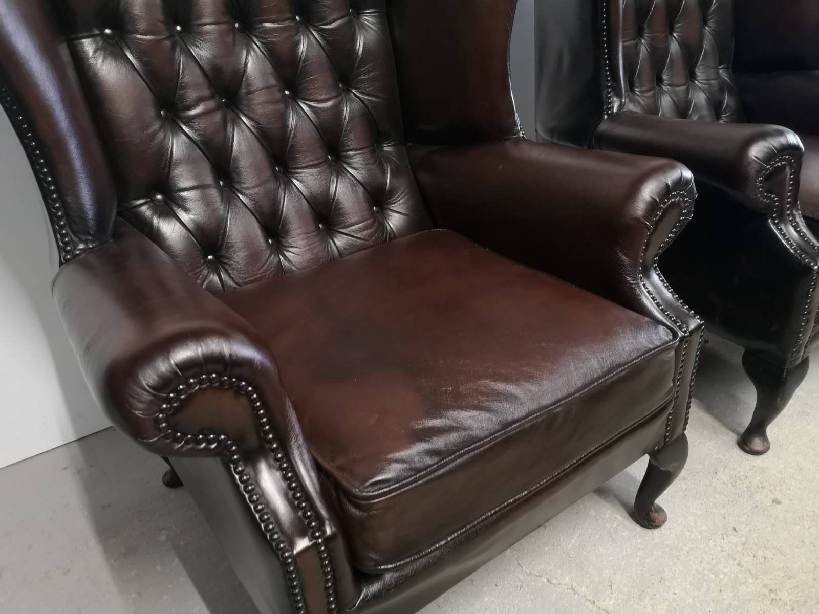 se faire livrer fauteuils chesterfield cuir marron véritable chesterfield à Marseille
