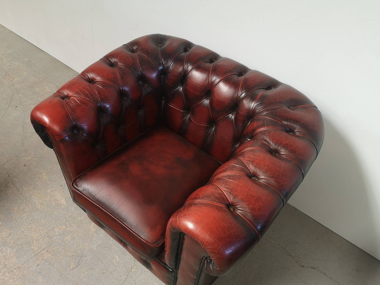 se faire livrer fauteuil chesterfield cuir bordeaux meilleur qualité prix proche Clermont-Ferrand