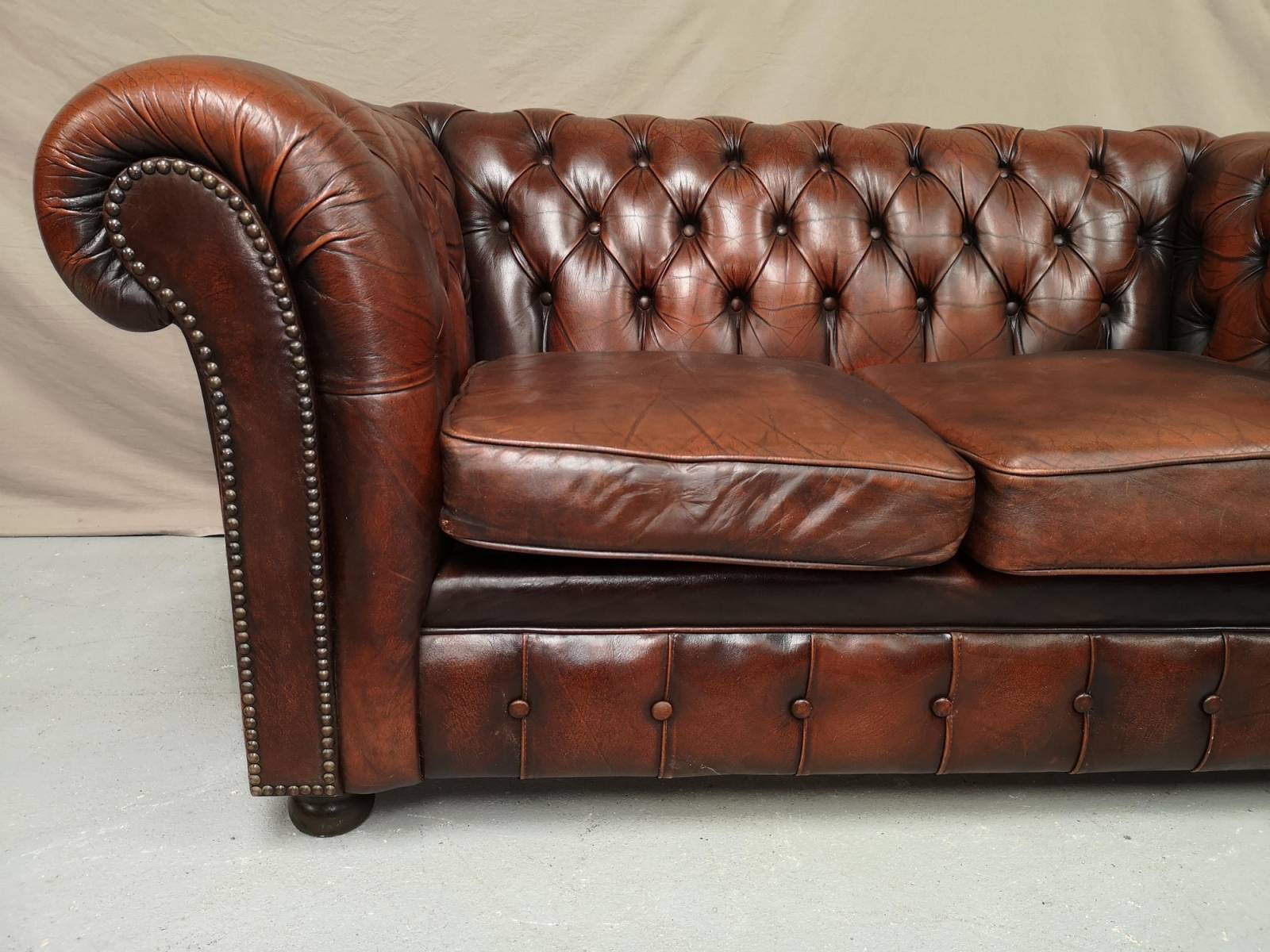 a vendre canapé chesterfield cuir marron deux places pas cher proche Lyon