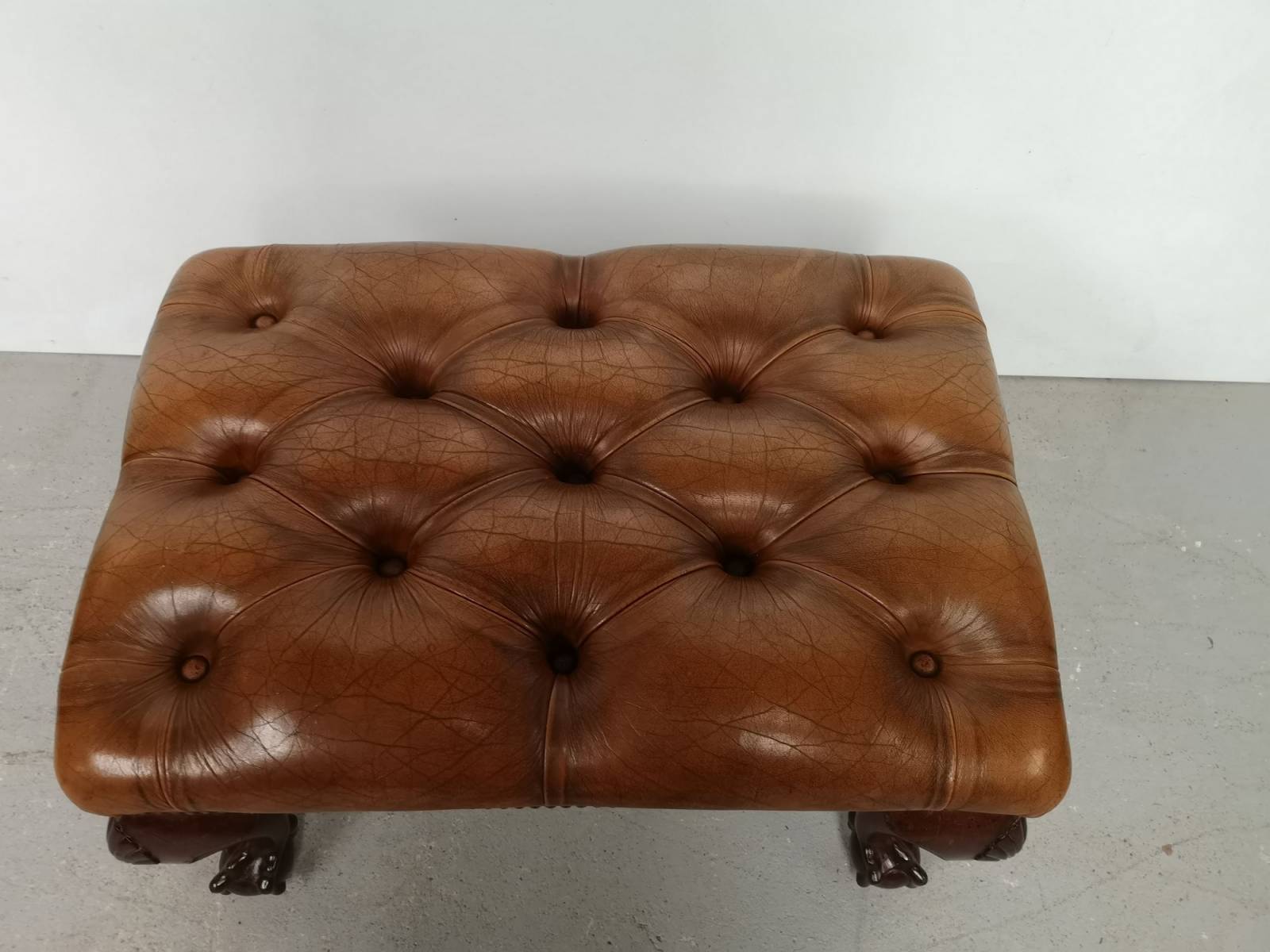 achat repose pieds authentique chesterfield proche Nice