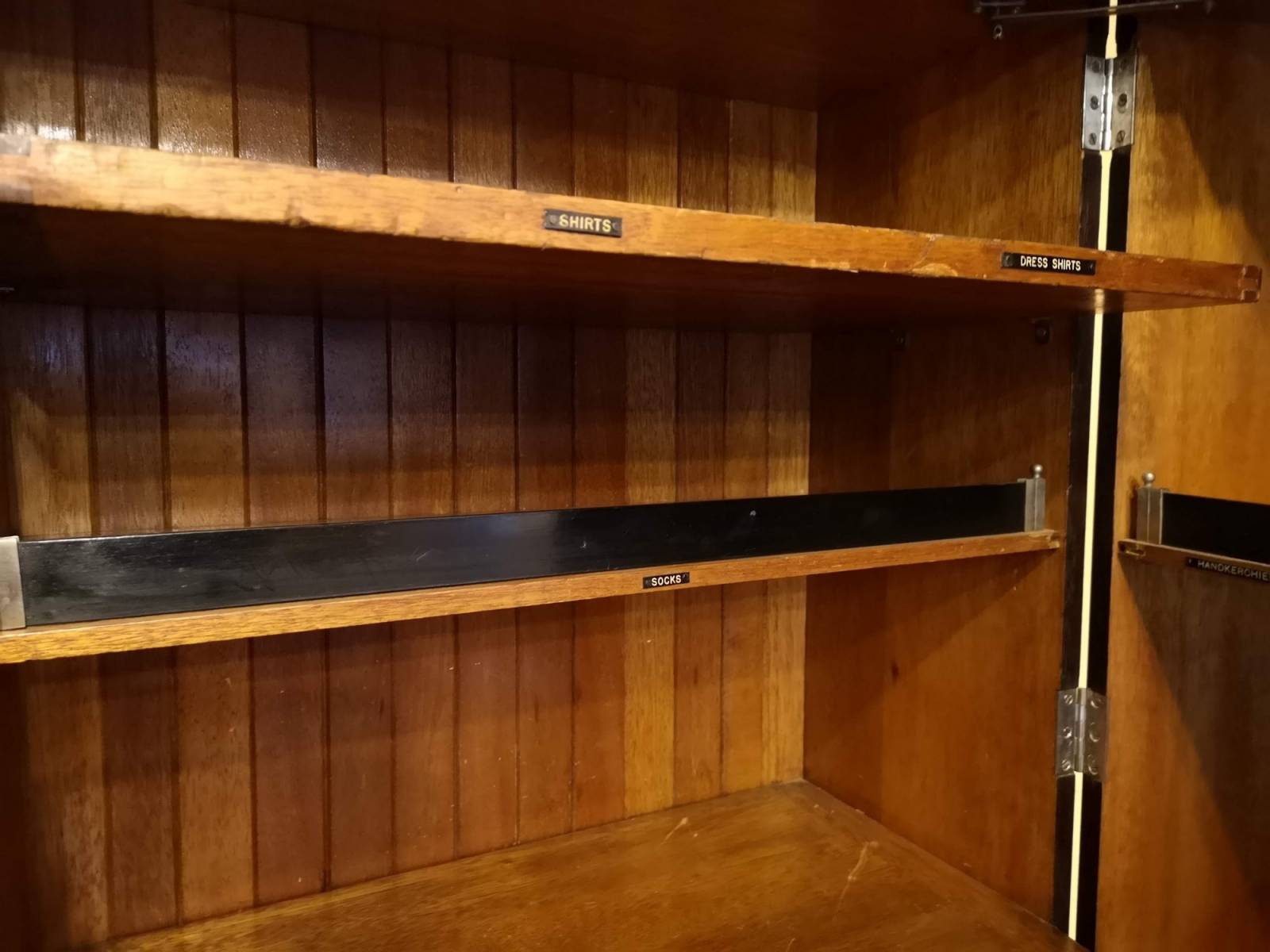 vente en ligne armoire anglaise ancienne deuxième main proche Paris