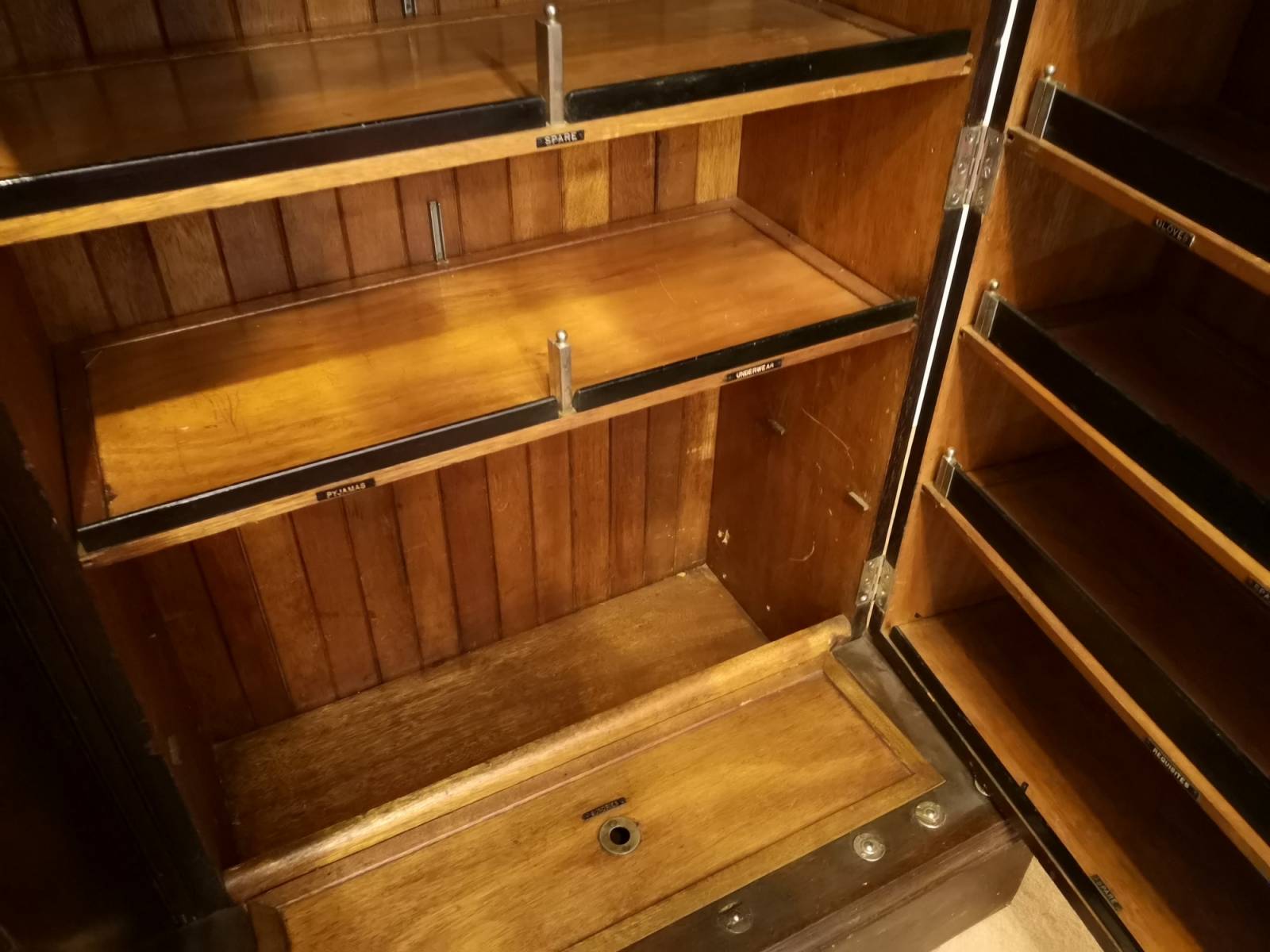 vends armoire de bateau acajou Compactom proche Paris