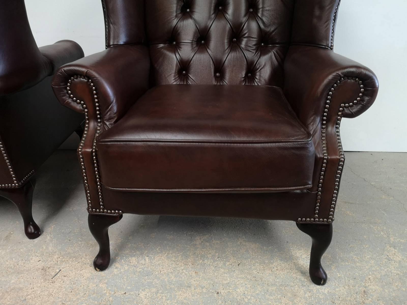 vente en ligne fauteuils chesterfield cuir marron anciens anglais proche Nantes