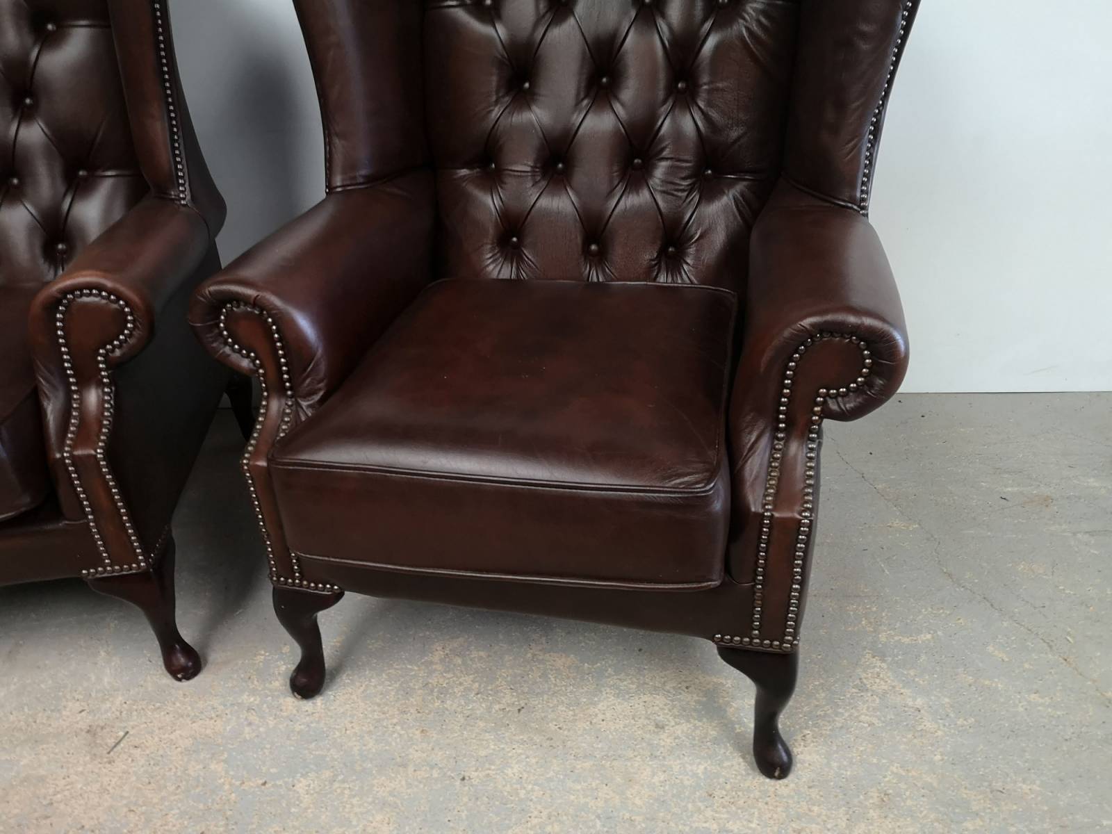 se faire livrer fauteuils chesterfield cuir marron haut de gamme proche Nantes