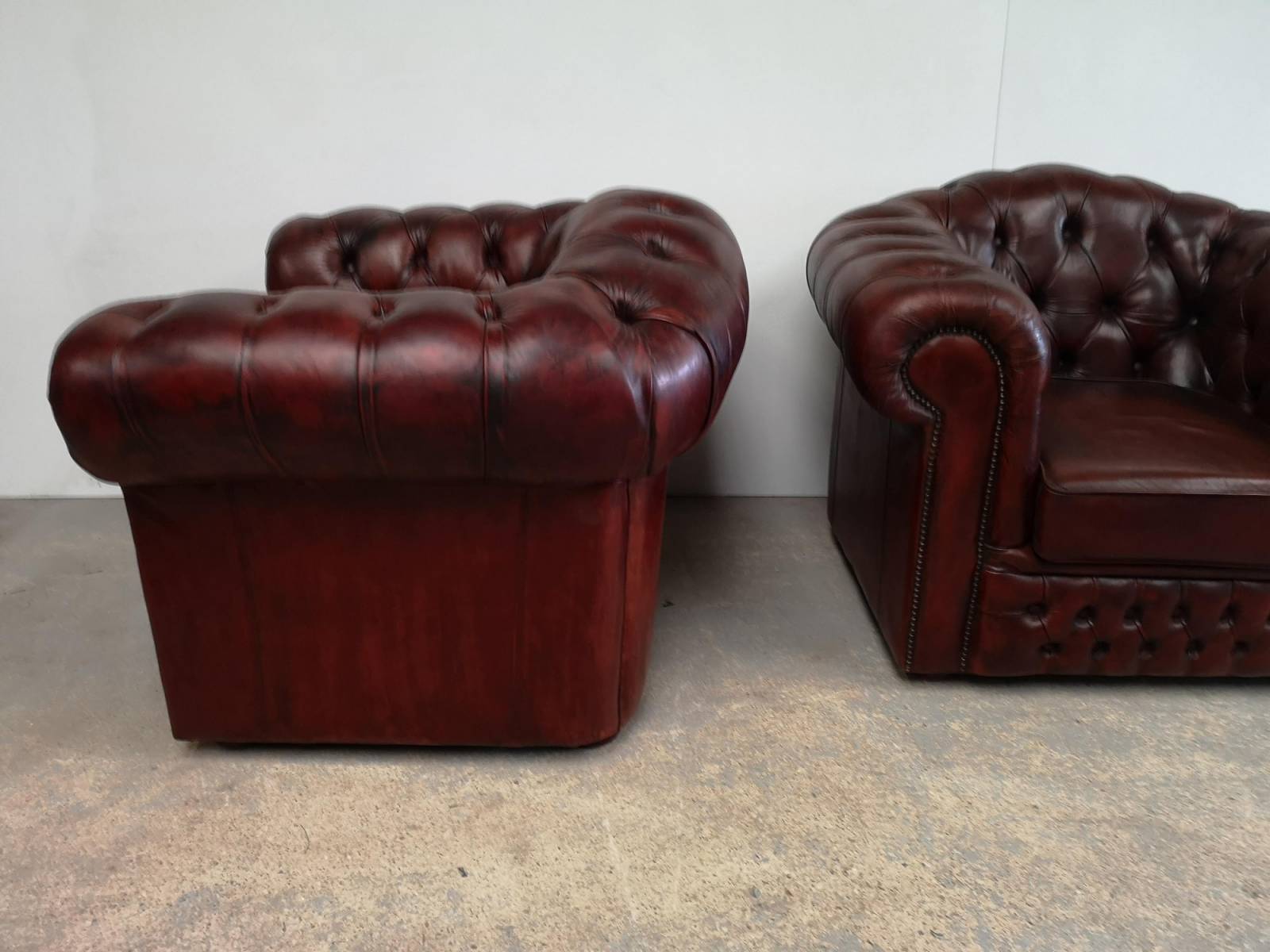 commander en ligne fauteuils chesterfield cuir bordeaux seconde main proche Lyon