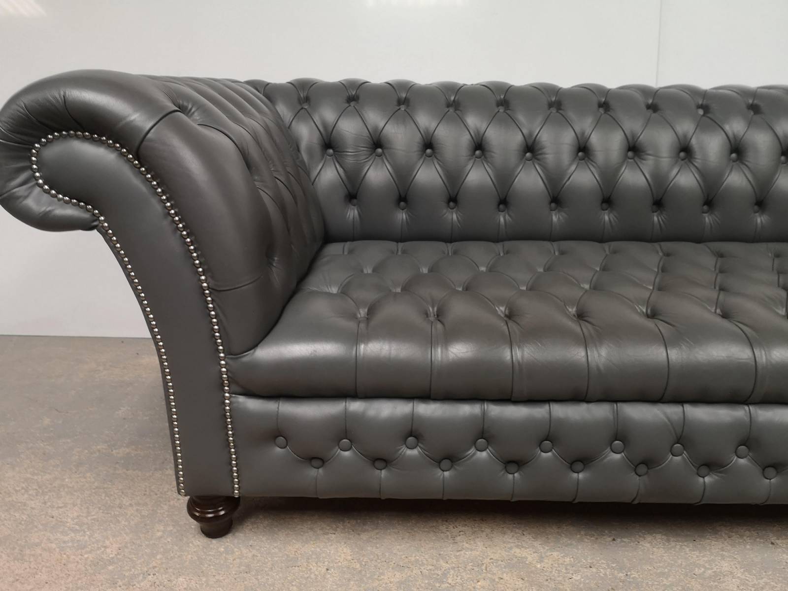 acheter en ligne canapé chesterfield cuir gris trois places occasion pas cher proche Lille