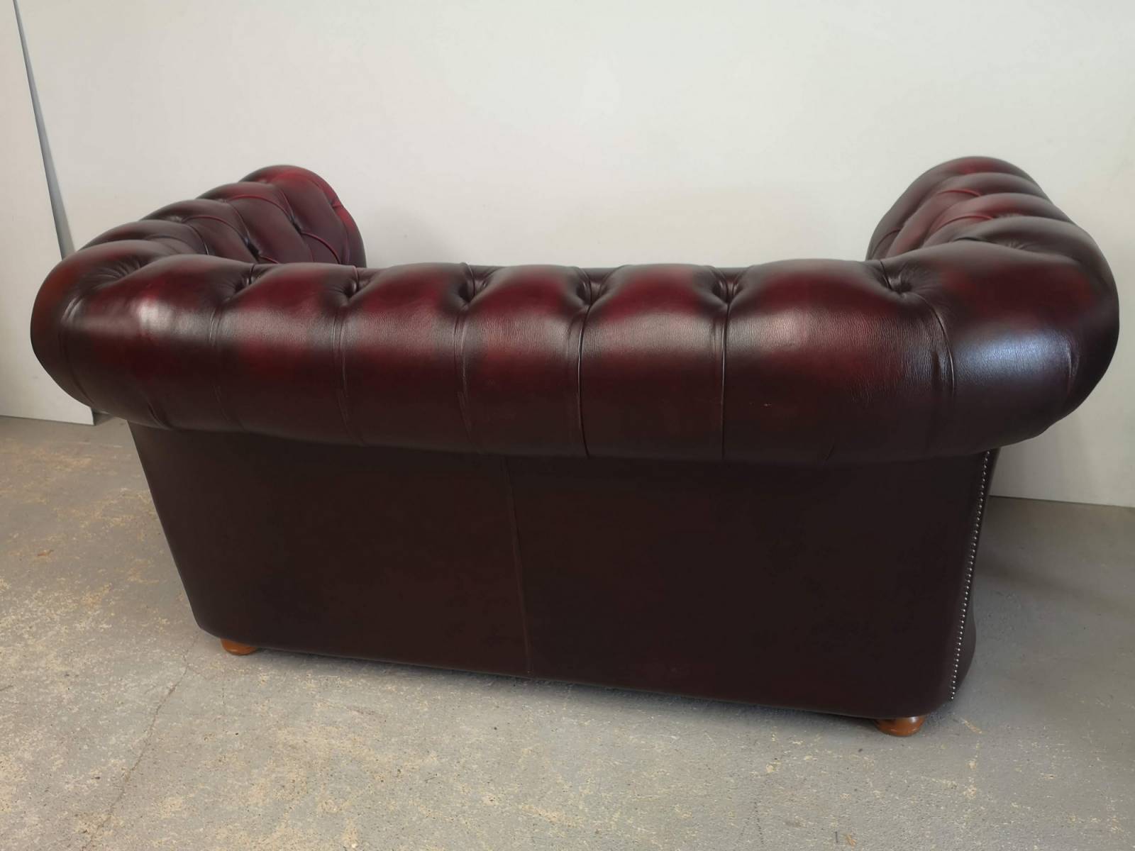 achat canapé chesterfield cuir bordeaux deux places vintage proche Strasbourg