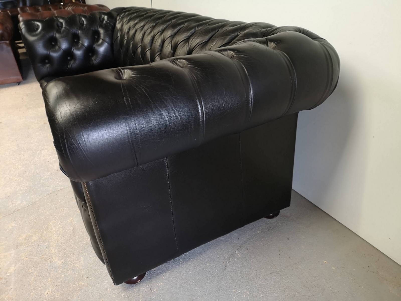 commander canapé chesterfield cuir noir trois places véritable chesterfield deuxième main proche Rennes