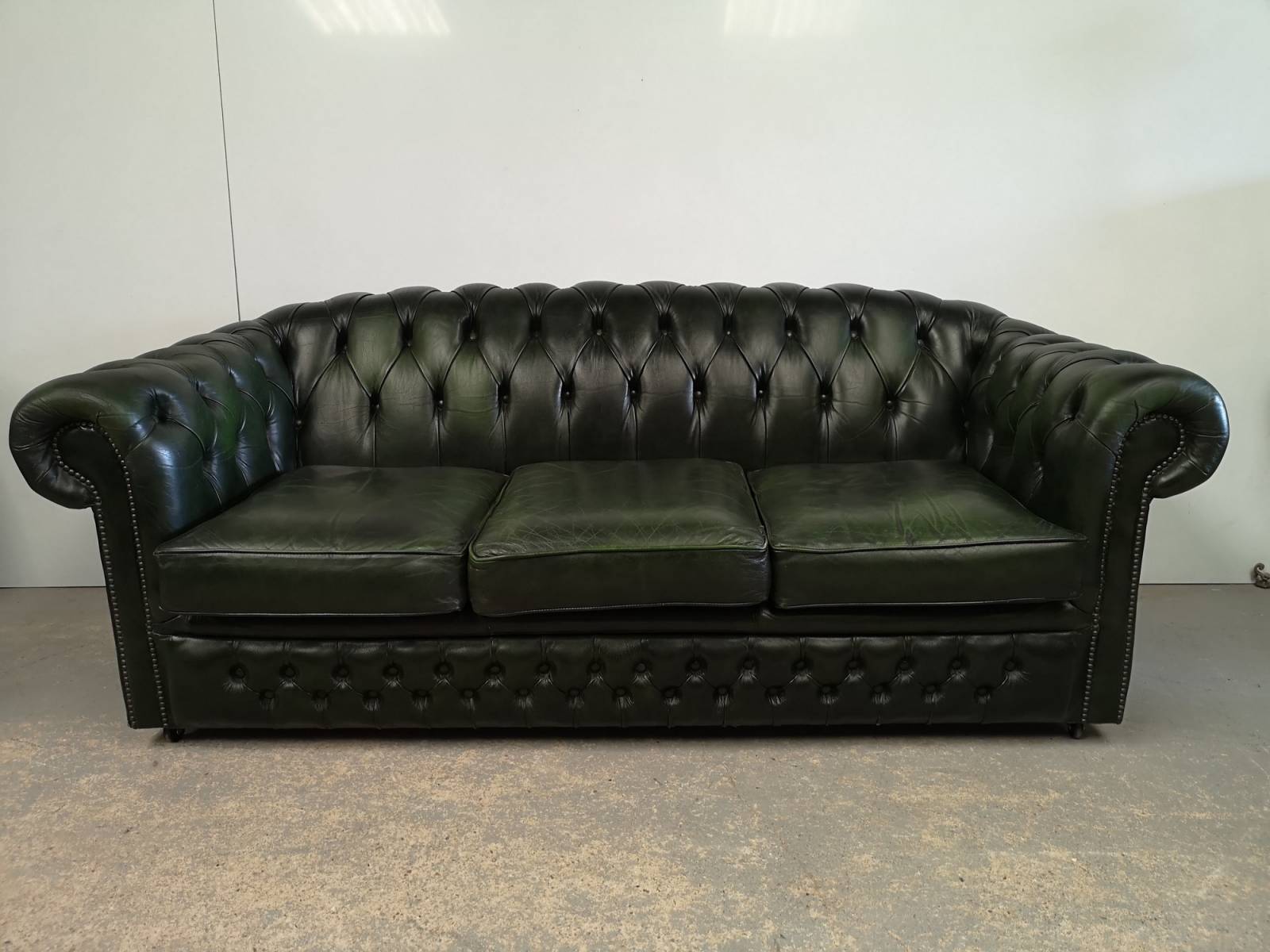 acheter canapés chesterfield cuir vert trois places vintage proche Bayonne