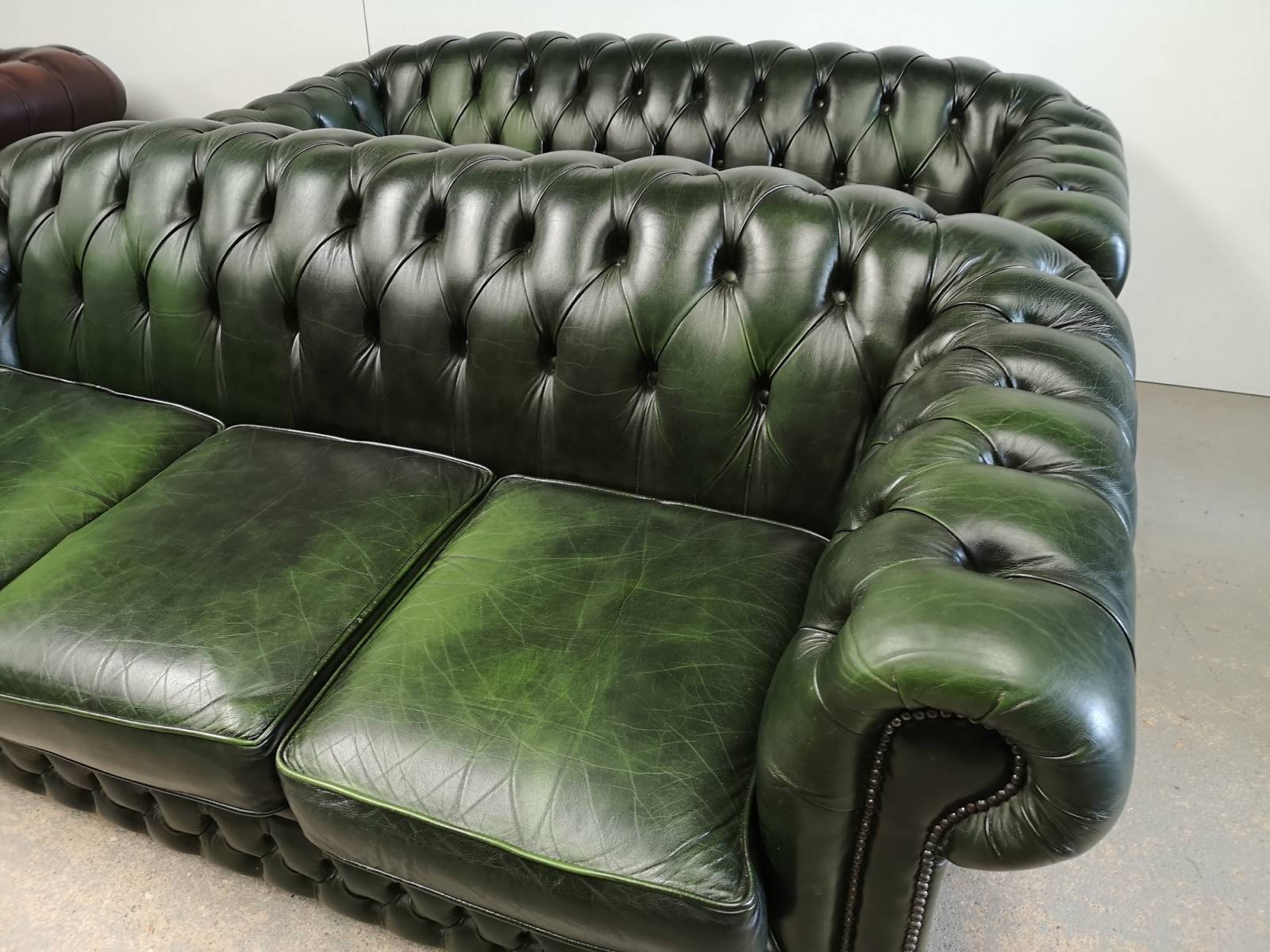 a acheter paire canapés chesterfield cuir vert trois places véritables proche Bayonne