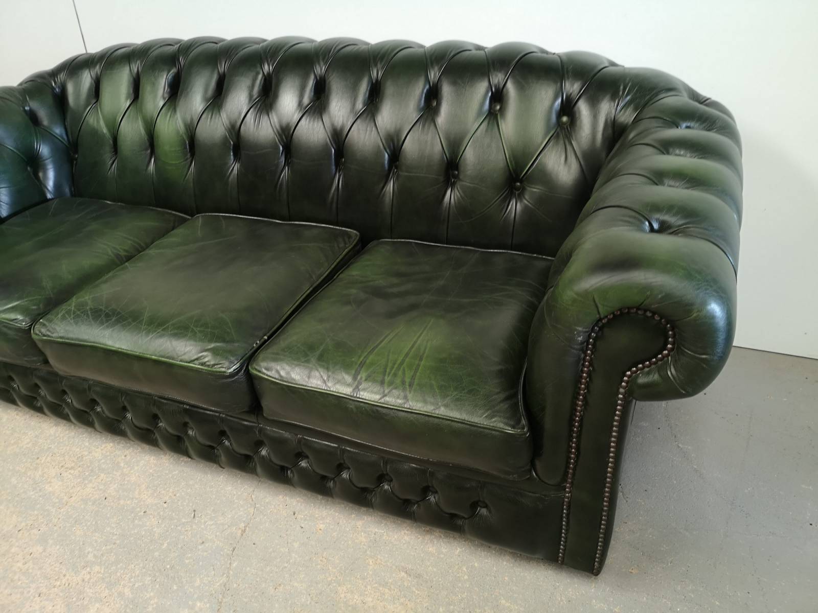 commander en ligne canapés chesterfield cuir vert trois places anciens proche Bayonne