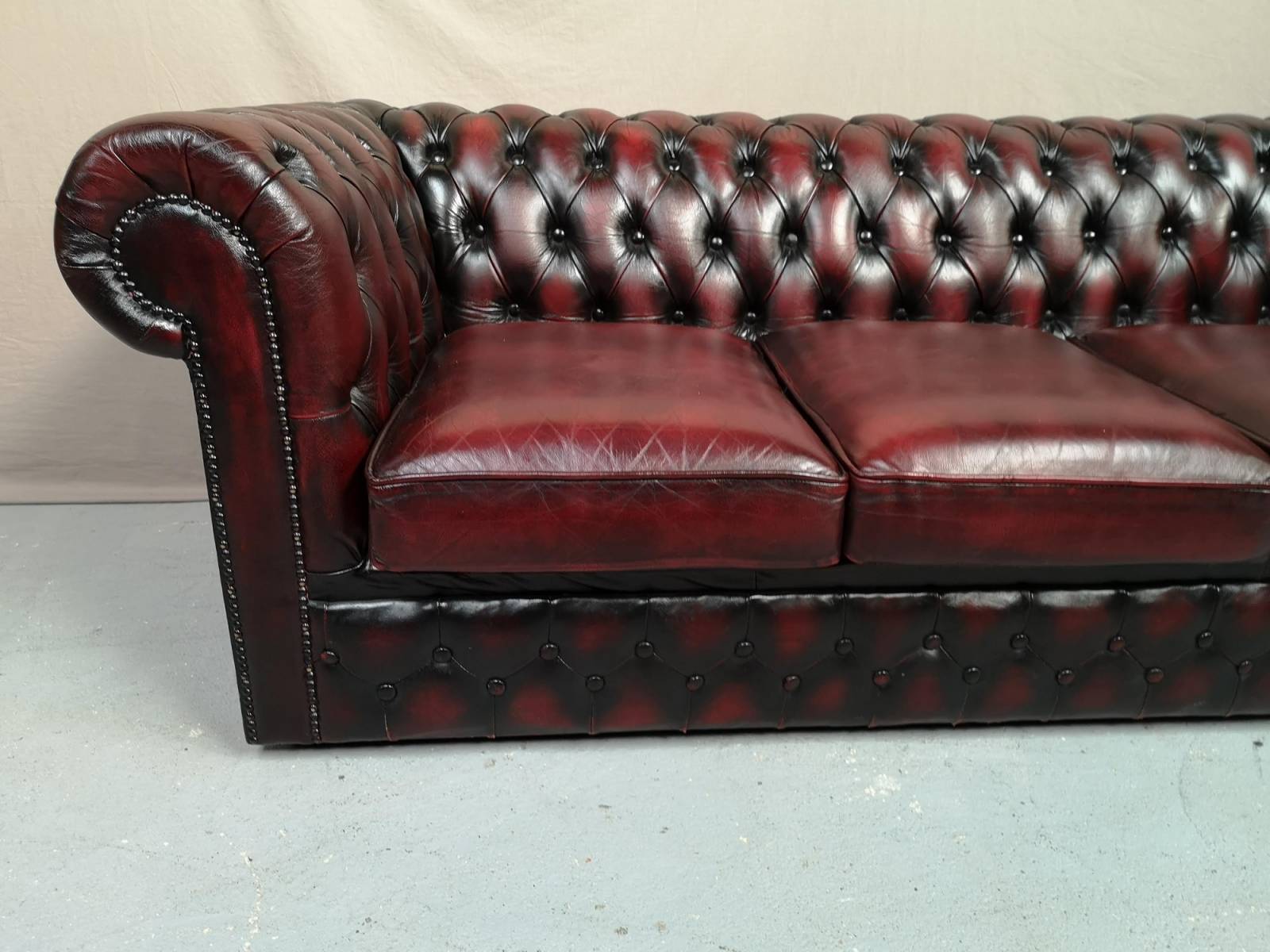 vente canape chesterfield cuir bordeaux deuxième main proche Paris