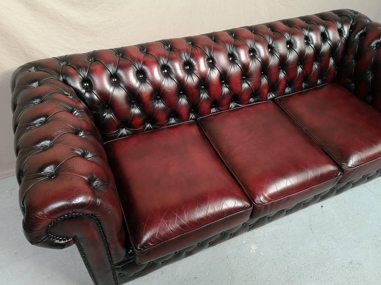commander canapé chesterfield cuir vintage style retro à Paris