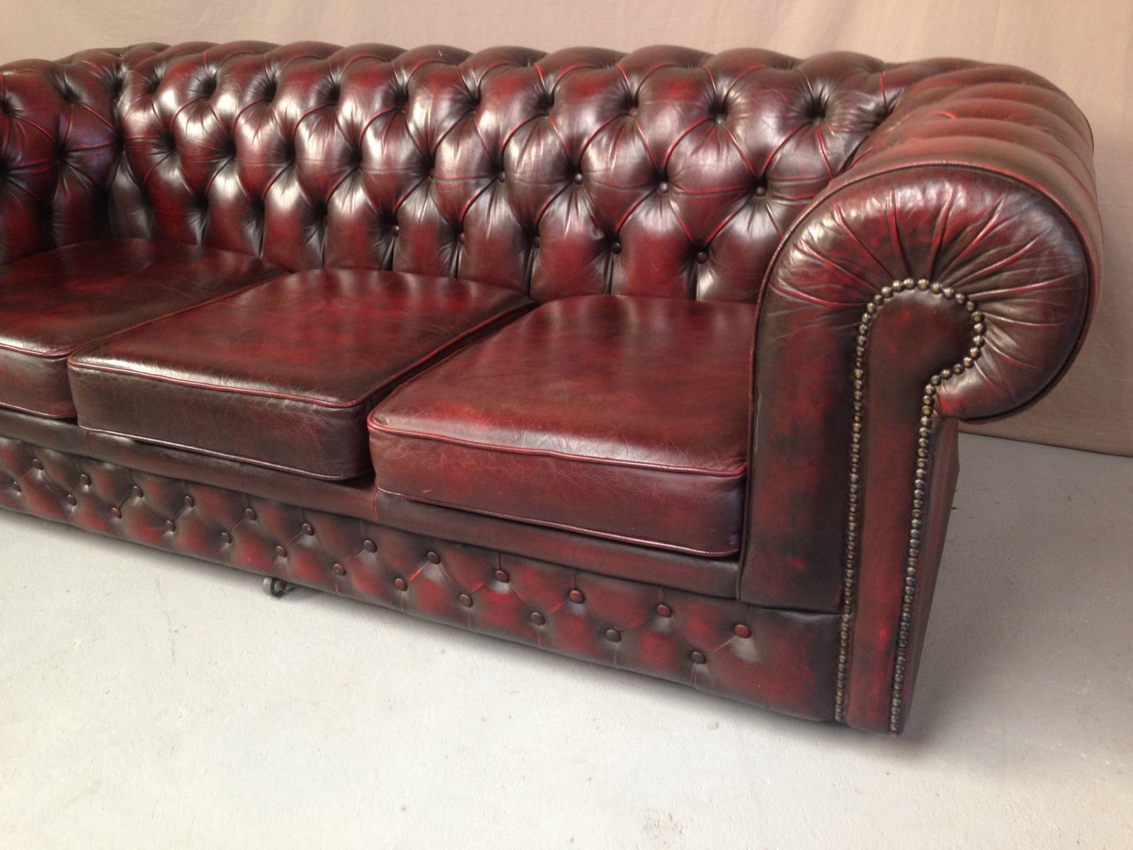 a vendre paire canapés chesterfield cuir bordeaux à Rennes