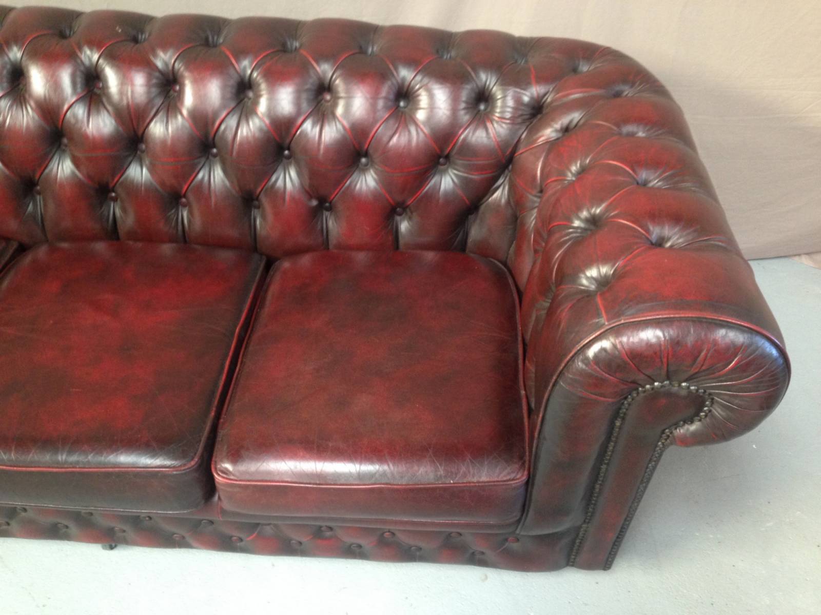 achat  canapé chesterfield cuir bordeaux trois places à Rennes