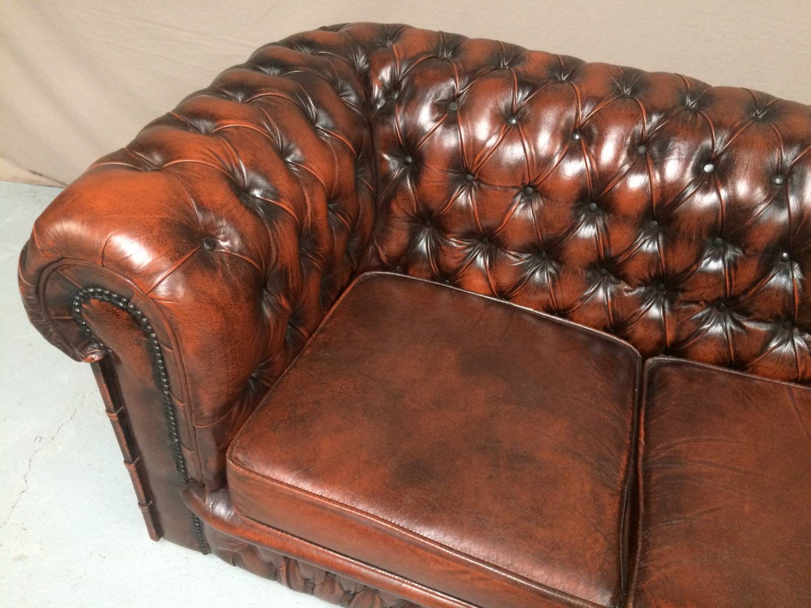 vente canapé chesterfield cuir marron à Toulouse