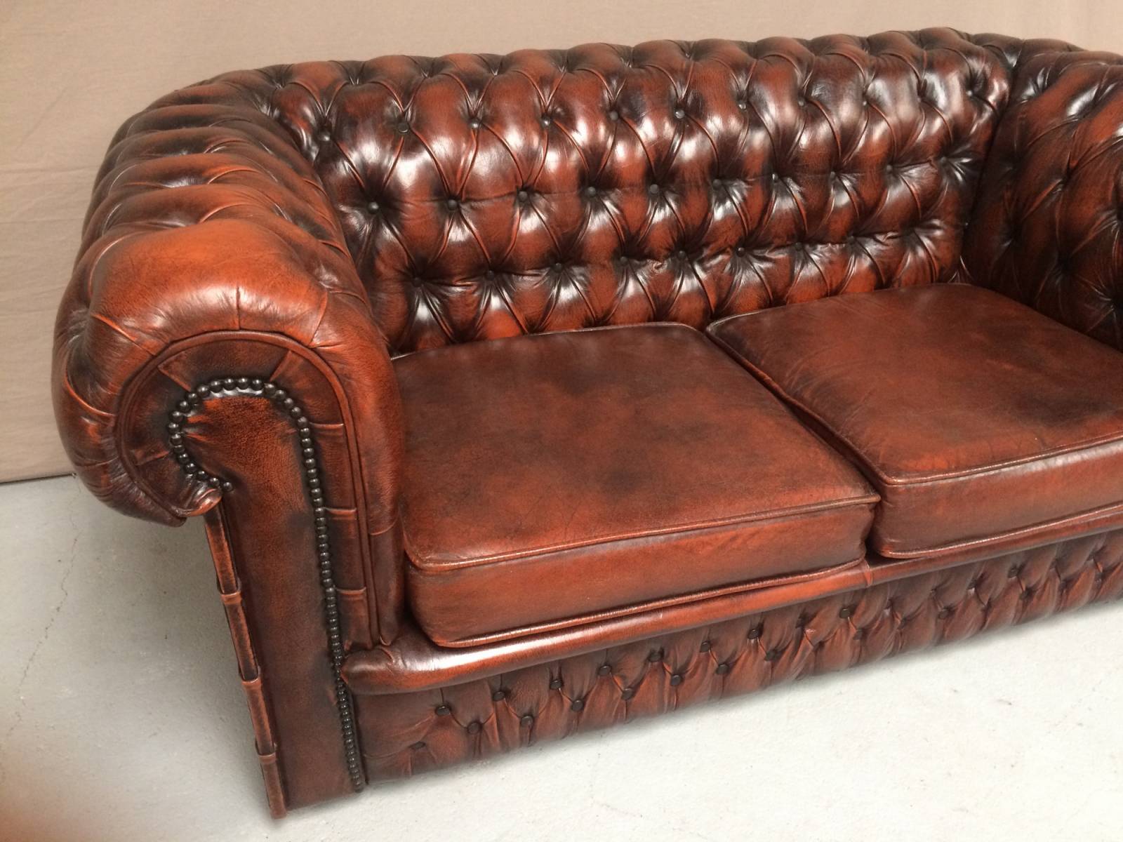 achat canapé chesterfield cuir marron deux places à Toulouse