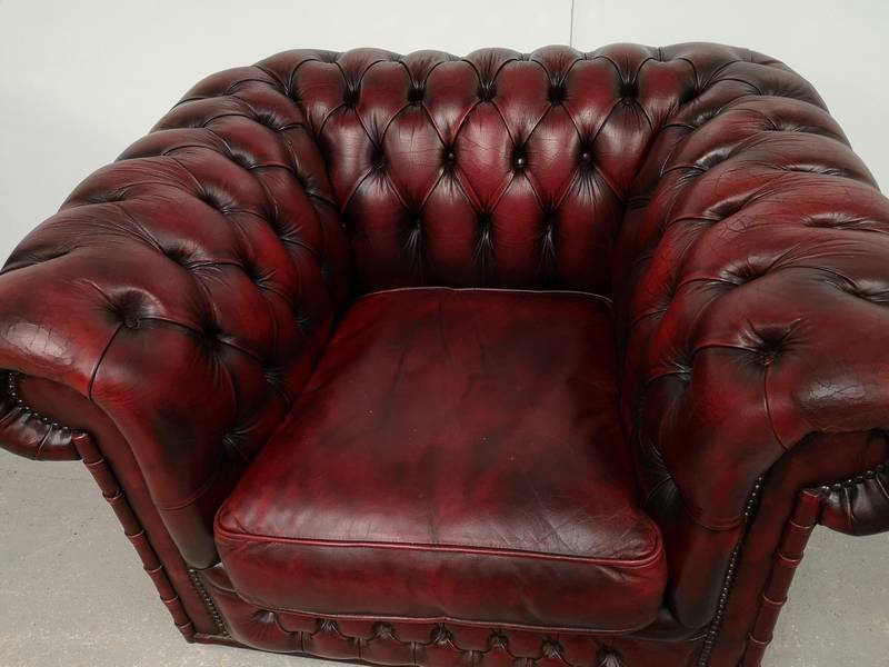 acheter fauteuil chesterfield cuir bordeaux véritable chesterfield à Lyon