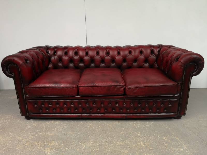 acheter canapés chesterfield cuir rouge trois places style vintage à Lyon