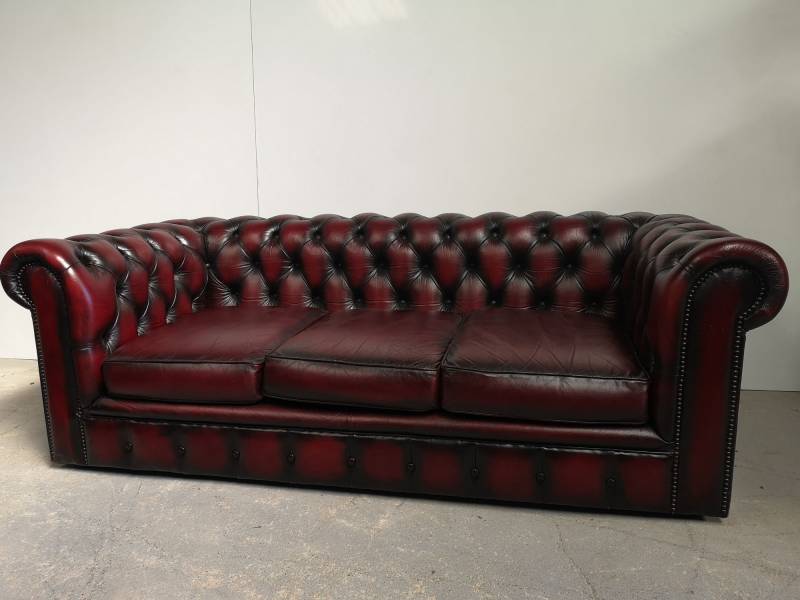 acheter canapé chesterfield cuir bordeaux trois places import direct Angleterre proche Paris