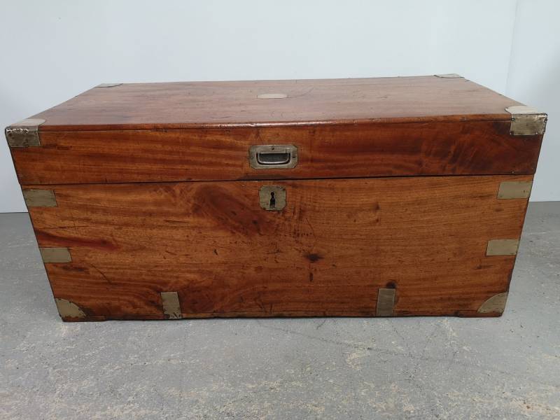 acheter coffre camphrier marine ancien à Brest