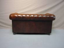 a vendre canapé chesterfield cuir marron deux places à Lille