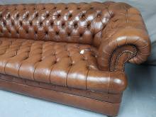 vends canapé chesterfield cuir marron ancien style anglais à Lyon