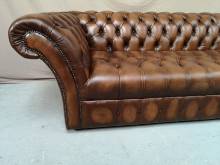 commander canapé chesterfield cuir marron vieilli authentique près de Paris