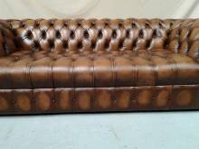 commander en ligne canapé chesterfield cuir marron bon état vintage à Paris