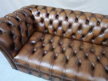 a vendre canapé chesterfield cuir marron véritable style vinatge à Paris