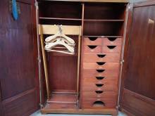 se faire livrer armoire ancienne art deco acajou style anglais à Paris