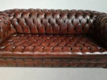 vente en ligne canapés chesterfield cuir marron vintage à Montpellier
