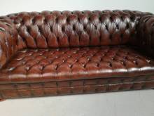 a vendre canapé chesterfield cuir marron trois places à Montpellier