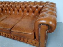 vente en ligne canapés chesterfield cuir anciens style déco anglaise à Bordeaux