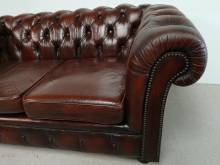 se faire canapé chesterfield cuir marron rétro style déco loft à Paris