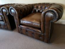 achat fauteuils chesterfield cuir marron pas cher style vintage à Paris
