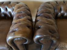 se faire livrer paire fauteuils chesterfield cuir à Paris