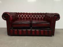 acheter canapé chesterfield cuir bordeaux deux places vintage original à Lyon