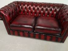 a acheter canapés chesterfield cuir bordeaux deux places deuxième main style rétro à Lyon